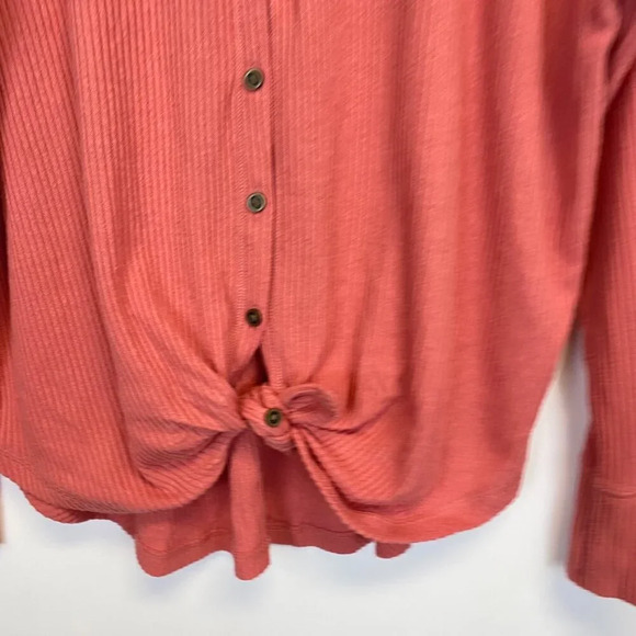 Abercrombie and Fitch Button Down Tie Boxy Top - Picture 2 of 8